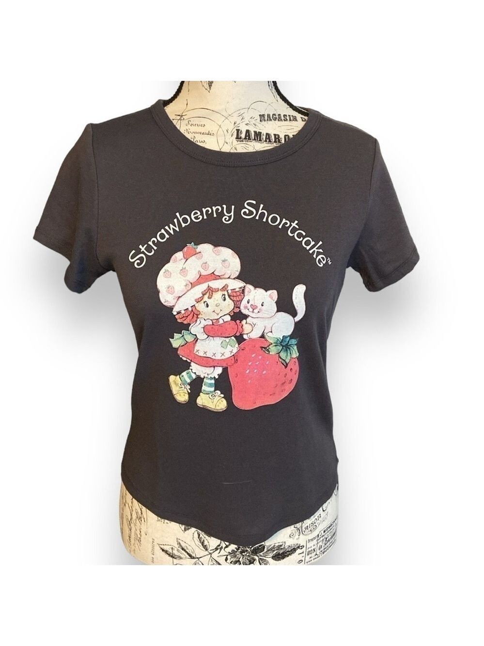 Strawberry Shortcake Graphic Tee Cropped Gray Juniors Size L New - Picture 5 of 6